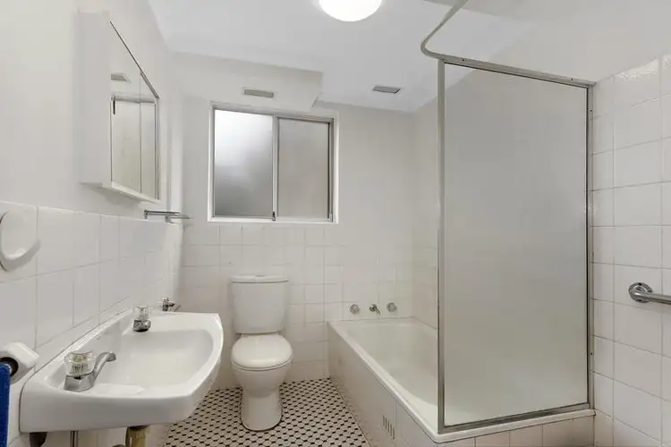 Sixth view of Homely apartment listing, 2/14-16 Banksia Street, Dee Why NSW 2099