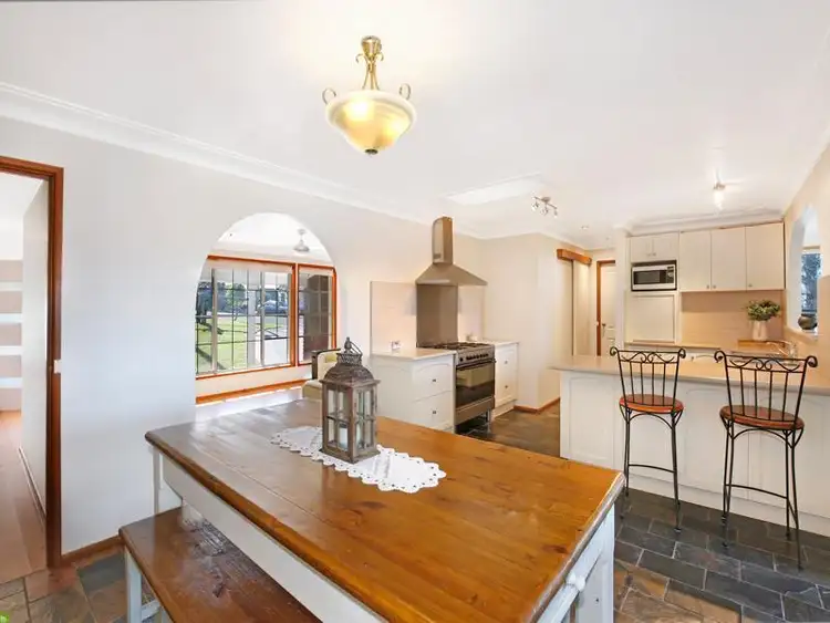 237 Waples Road, Farmborough Heights NSW 2526