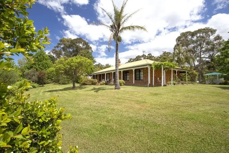 8 Silverdell Place, Surf Beach NSW 2536