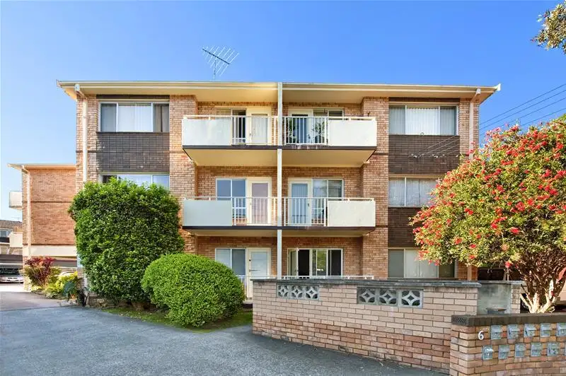 Main view of Homely unit listing, 1/6 Kempsey Close, Dee Why NSW 2099