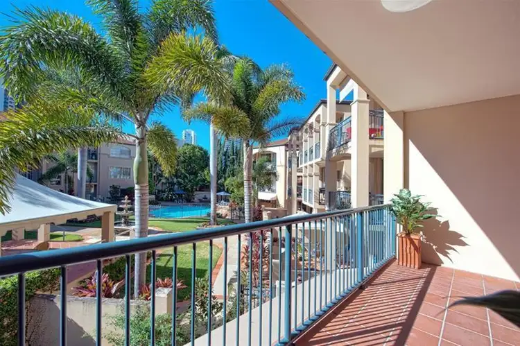 34 Woodroffe Avenue 'SAINTE MAXIME', Main Beach QLD 4217