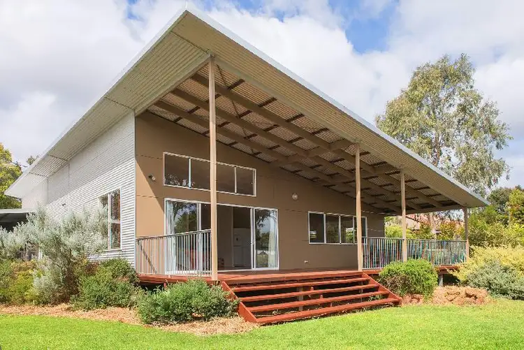 3 Waverley Road, Cowaramup WA 6284