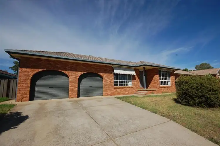 85 Balleroo  Crescent, Glenfield Park NSW 2650