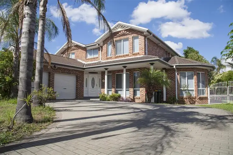 11 Lindeman Crescent, Green Valley NSW 2168