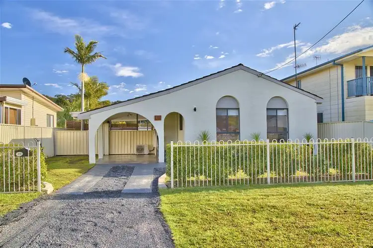 Fourth view of Homely house listing, 25 Buckingham Road, Berkeley Vale NSW 2261