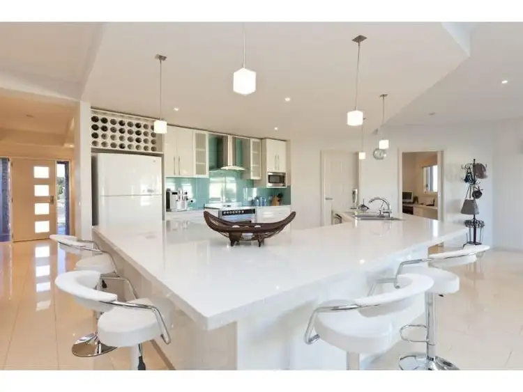 Second view of Homely house listing, 5 Brent Court, Mildura VIC 3500