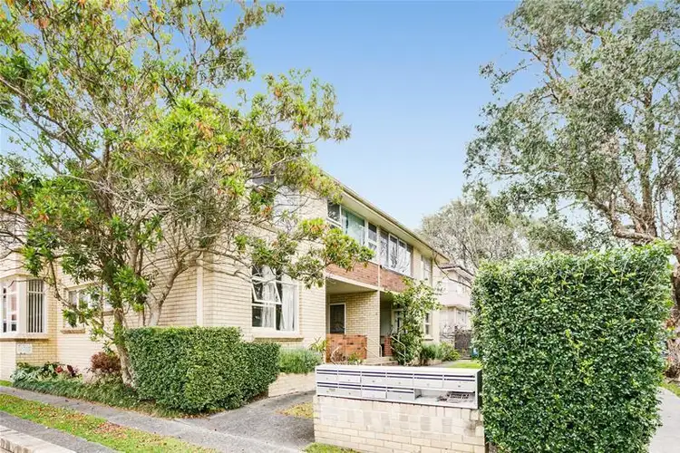 Main view of Homely unit listing, 1/4 Grafton Crescent, Dee Why NSW 2099