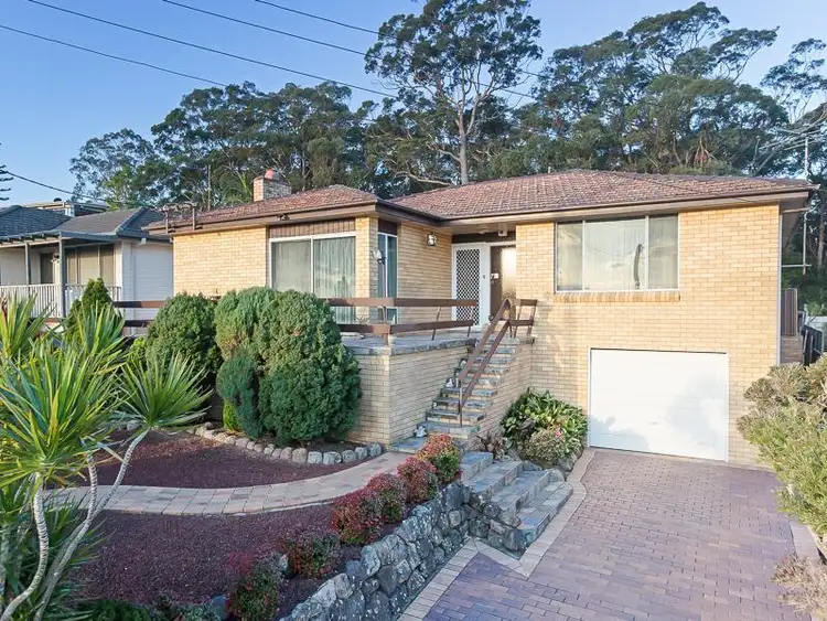 4 Panorama Parade, Warners Bay NSW 2282