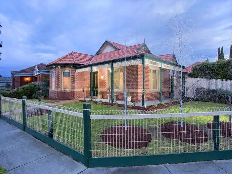 15 Stainsby Crescent, Roxburgh Park VIC 3064