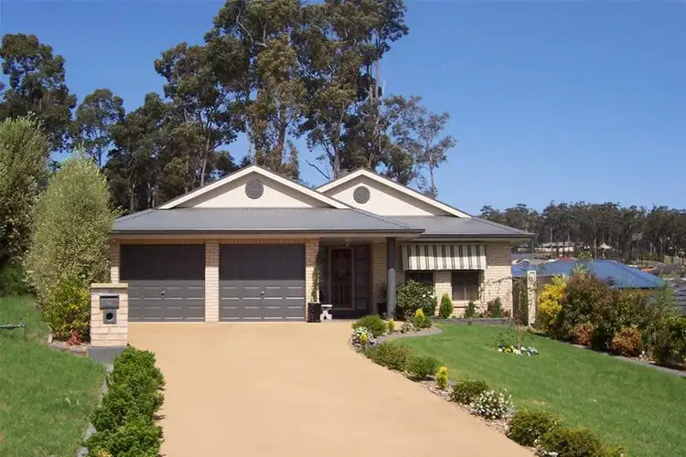 14 Stuart Place, Sunshine Bay NSW 2536