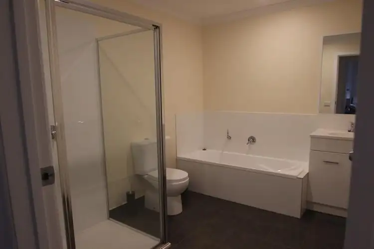 Seventh view of Homely house listing, 4 Lisfarron Avenue, Cobram VIC 3644