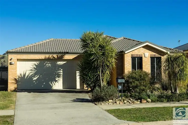 19 Innisbrook Avenue, West Wodonga VIC 3690