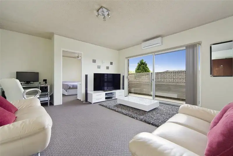 Main view of Homely unit listing, 10/14 Westminster Avenue, Dee Why NSW 2099