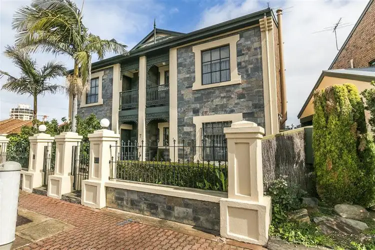 2/7 Sturt Street, Glenelg North SA 5045