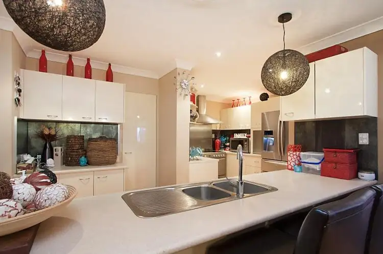 70 Casuarina Drive, Elanora QLD 4221