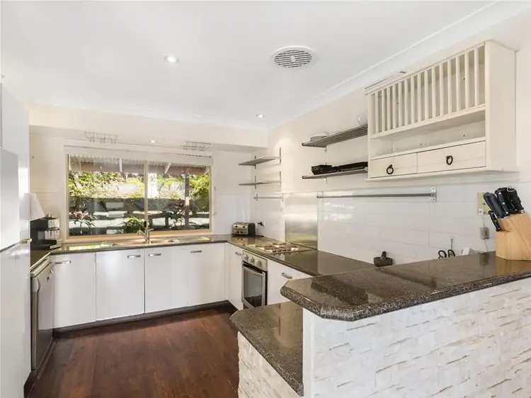11 Rossmoyne Close, Elanora QLD 4221