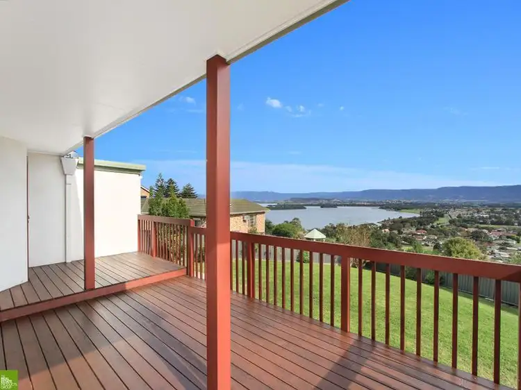 22 Noble Parade, Lake Heights NSW 2502