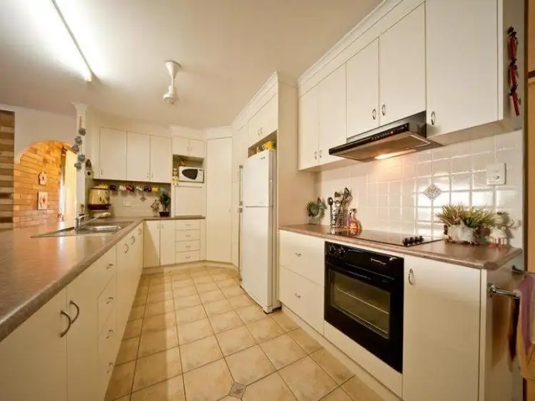 Fifth view of Homely house listing, 08 Tulip Court (Cul de sac), Proserpine QLD 4800