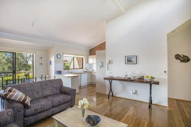 8/2 Eric Fenning Drive, Surf Beach NSW 2536