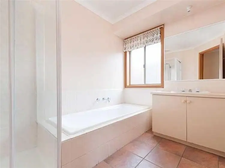 Seventh view of Homely house listing, 8 Solomon Court, Sunbury VIC 3429