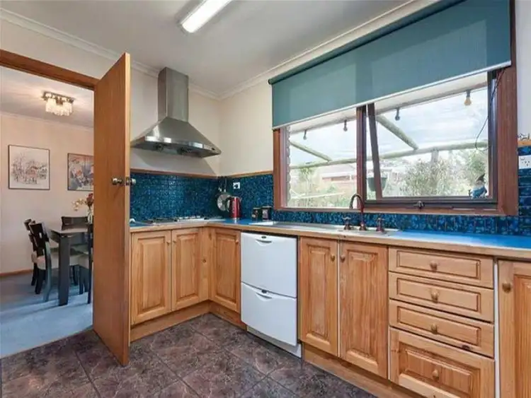Fifth view of Homely house listing, 10 Gilchrist Crescent, Sunbury VIC 3429