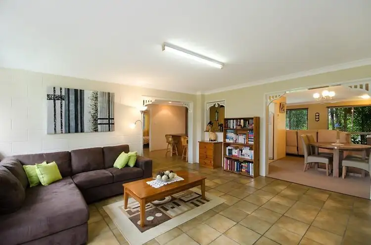9 Winston Crescent, Kirwan QLD 4817