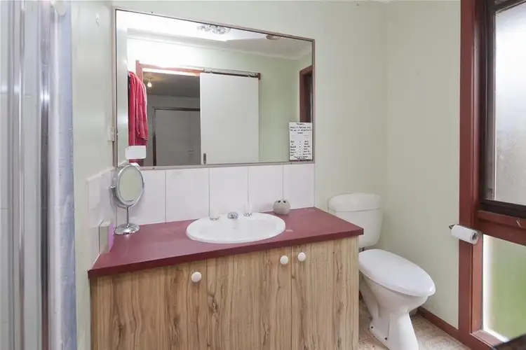 Fifth view of Homely house listing, 6 Axedale Crescent, Endeavour Hills VIC 3802