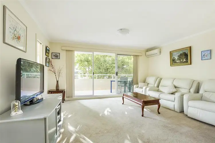 Main view of Homely unit listing, 10/58-60 Oaks Avenue, Dee Why NSW 2099