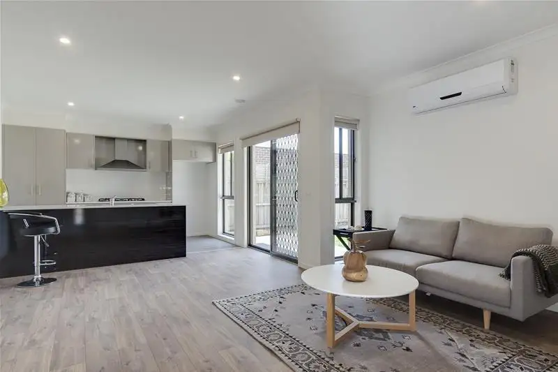 Main view of Homely unit listing, 10/10 Maxwell Street, Mornington VIC 3931