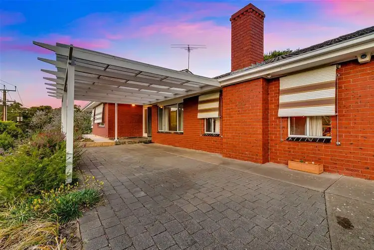 100 Broadmeadow Drive, Flagstaff Hill SA 5159