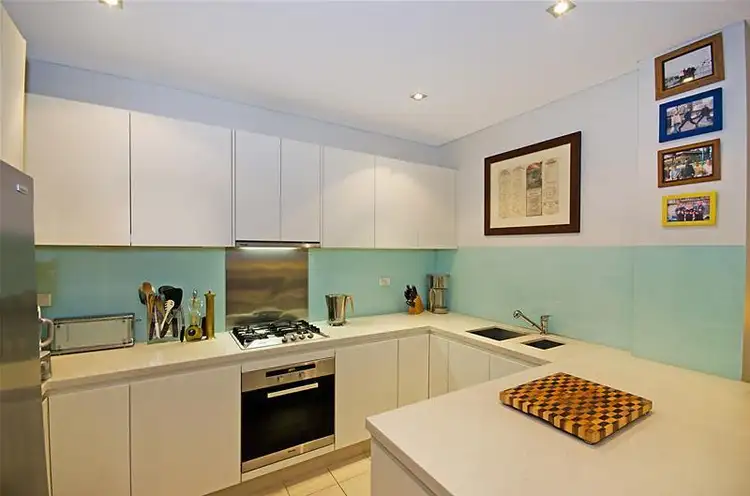 Second view of Homely unit listing, 3/20 Hawkesbury Avenue, Dee Why NSW 2099