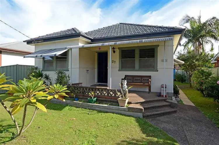 27 Picnic Parade, Ettalong Beach NSW 2257