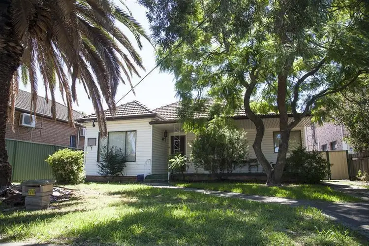 176 Hamilton Road, Fairfield NSW 2165