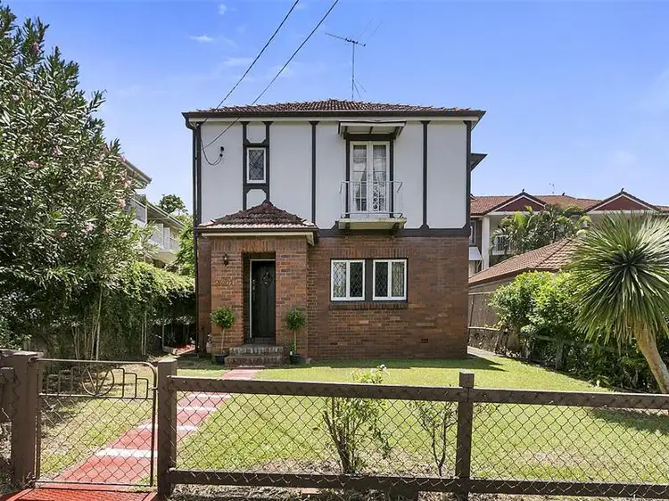 36 Rossiter Parade, Hamilton QLD 4007