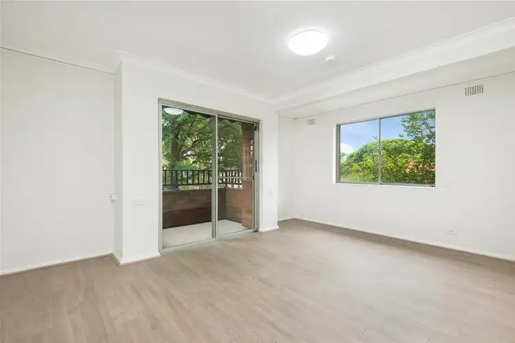 5 Roseville Avenue