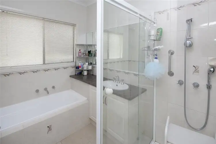 Fifth view of Homely house listing, 2 Manorlane Place, Narre Warren North VIC 3804