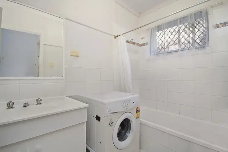 Fifth view of Homely unit listing, 2/11 Lord Street, Coolangatta QLD 4225