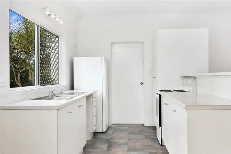Second view of Homely unit listing, 11/24-26 Springfield Crescent, Manoora QLD 4870