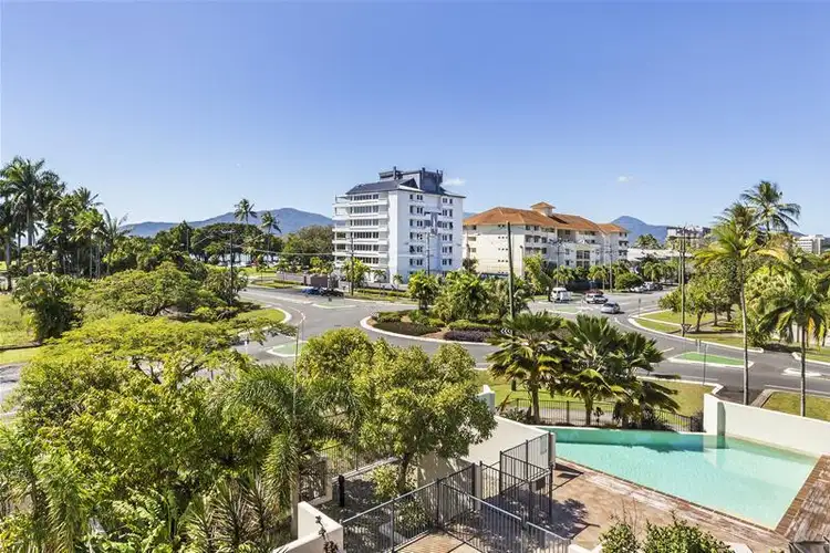 206/339 Lake Street, Cairns North QLD 4870
