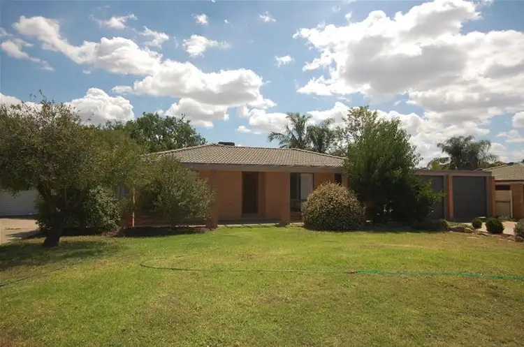 26 Langi  Crescent, Glenfield Park NSW 2650