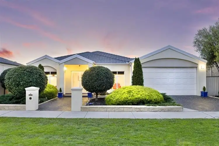 16 Gibralter Gardens, Point Cook VIC 3030