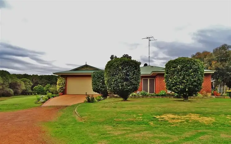 12 Hill Street, Waroona WA 6215