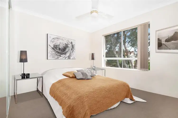 Second view of Homely apartment listing, 25/3 Norman Street, Southport QLD 4215