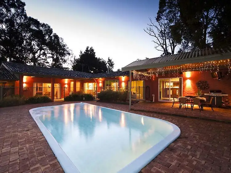 121 Peet Road, Roleystone WA 6111