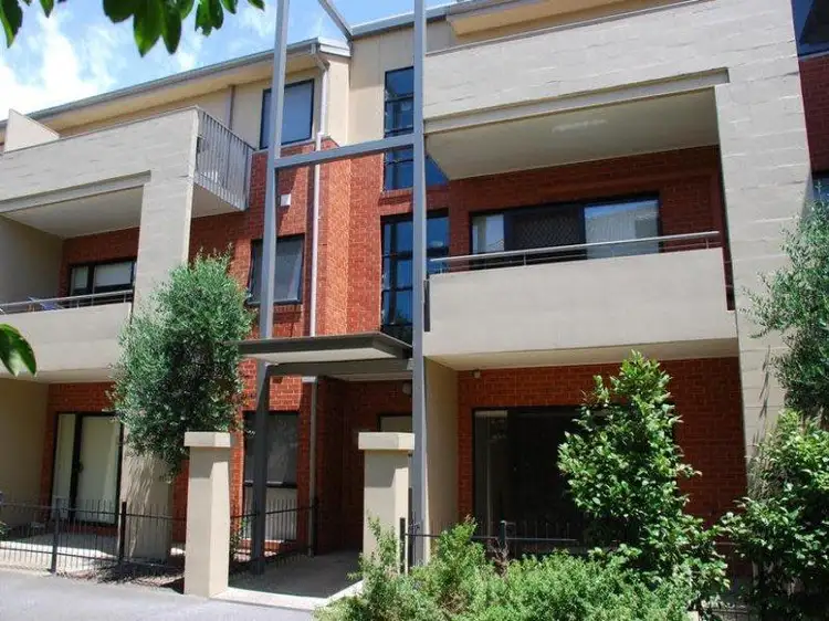 29/1 Greenfield Drv Road, Clayton VIC 3168