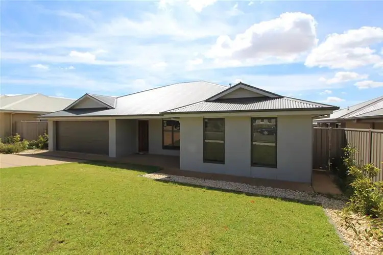 48 Strickland Drive, Boorooma NSW 2650