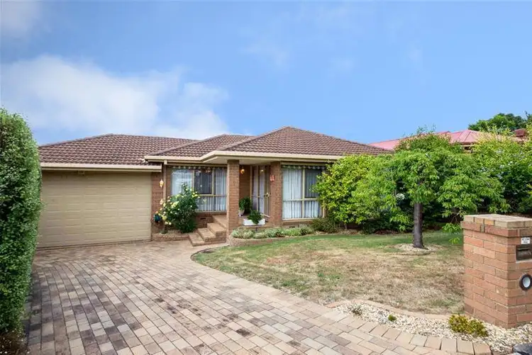 7 Lightwood Court, Berwick VIC 3806