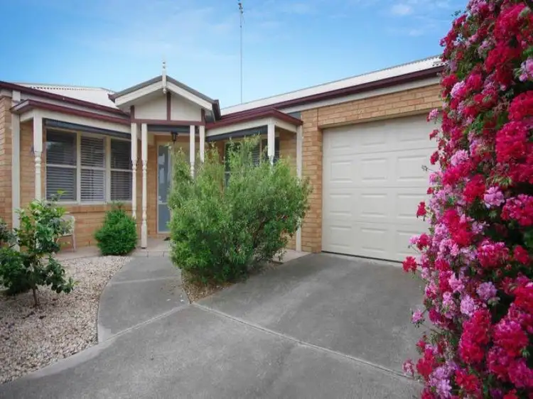 2/100 Kensington  Road, Leopold VIC 3224