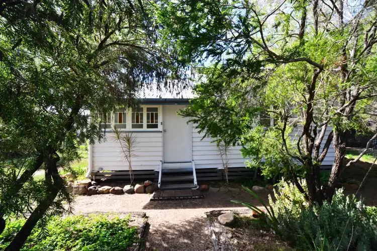 4 Kroombit Street, Biloela QLD 4715