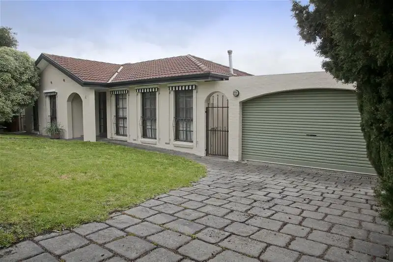 Main view of Homely house listing, 4 Singleton Drive, Endeavour Hills VIC 3802